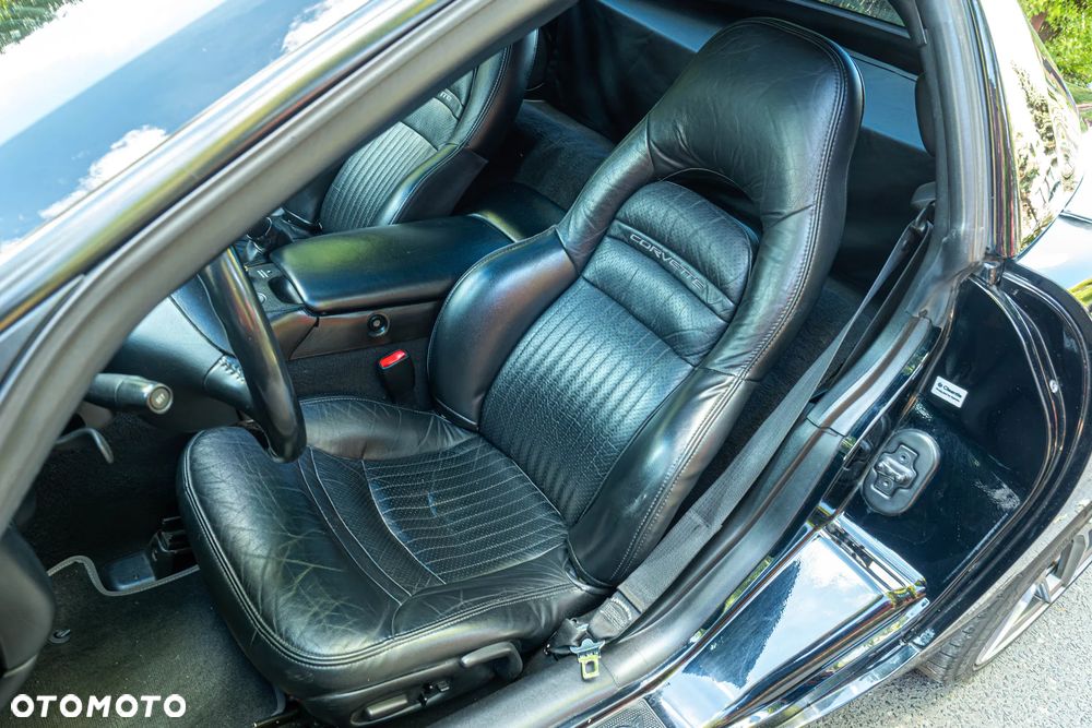 Chevrolet Corvette - 19