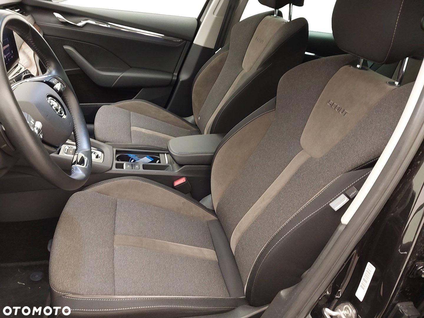 Skoda Octavia Combi 2.0 TDI DSG 4x4 Scout First Edition - 16