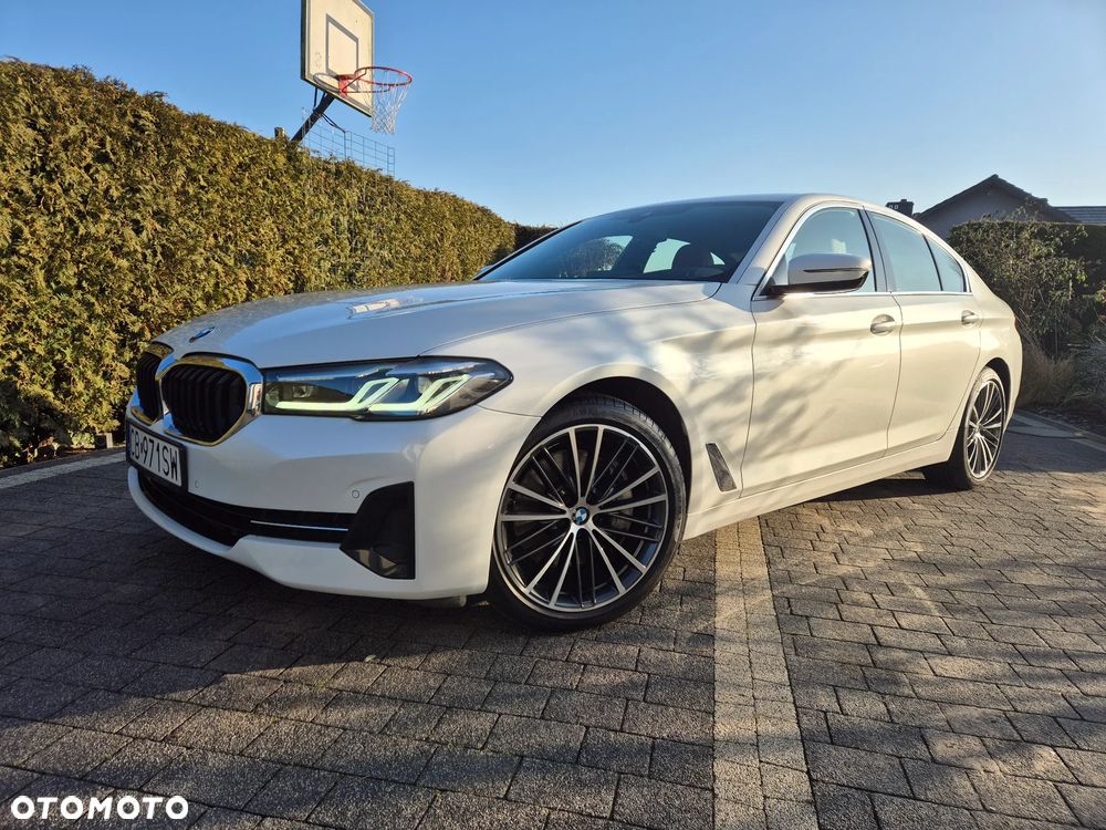 BMW Seria 5 540i xDrive Luxury Line - 2
