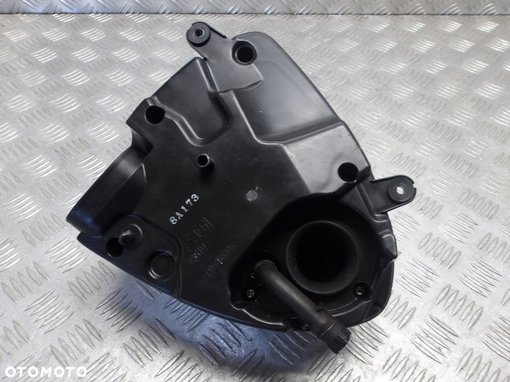 Airbox obudowa filtra prawa SUZUKI VLR 1800 C109R BOULEVARD/INTRUDER 08-13r   PN. 13701-22H01 - 10