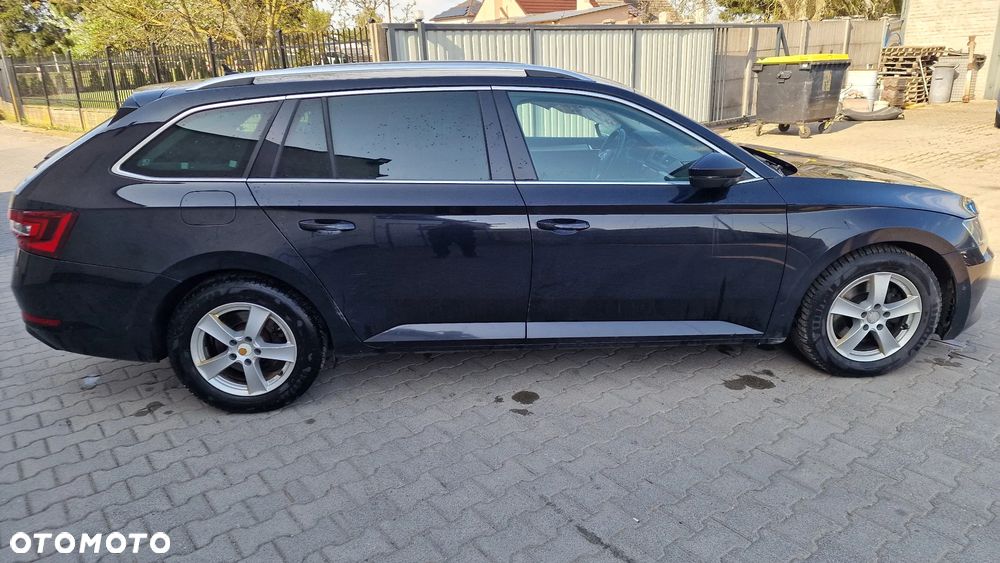 Skoda Superb 1.6 TDI GreenLine - 4
