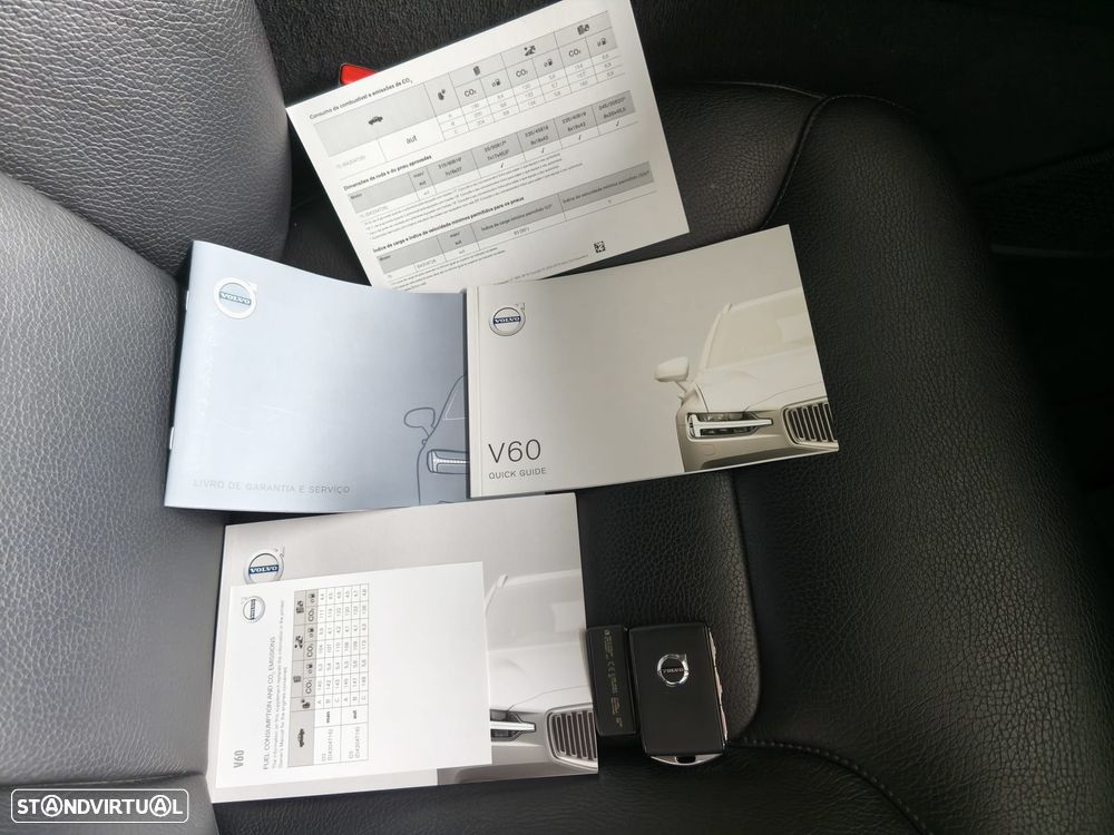 Volvo V60 2.0 D3 Momentum Geartronic - 24