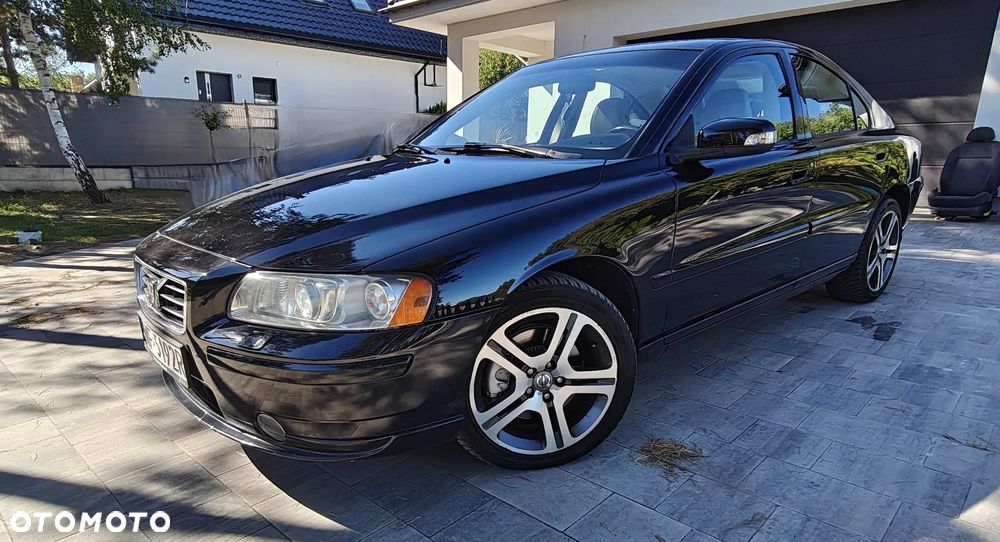 Volvo S60 2.4D Momentum - 1