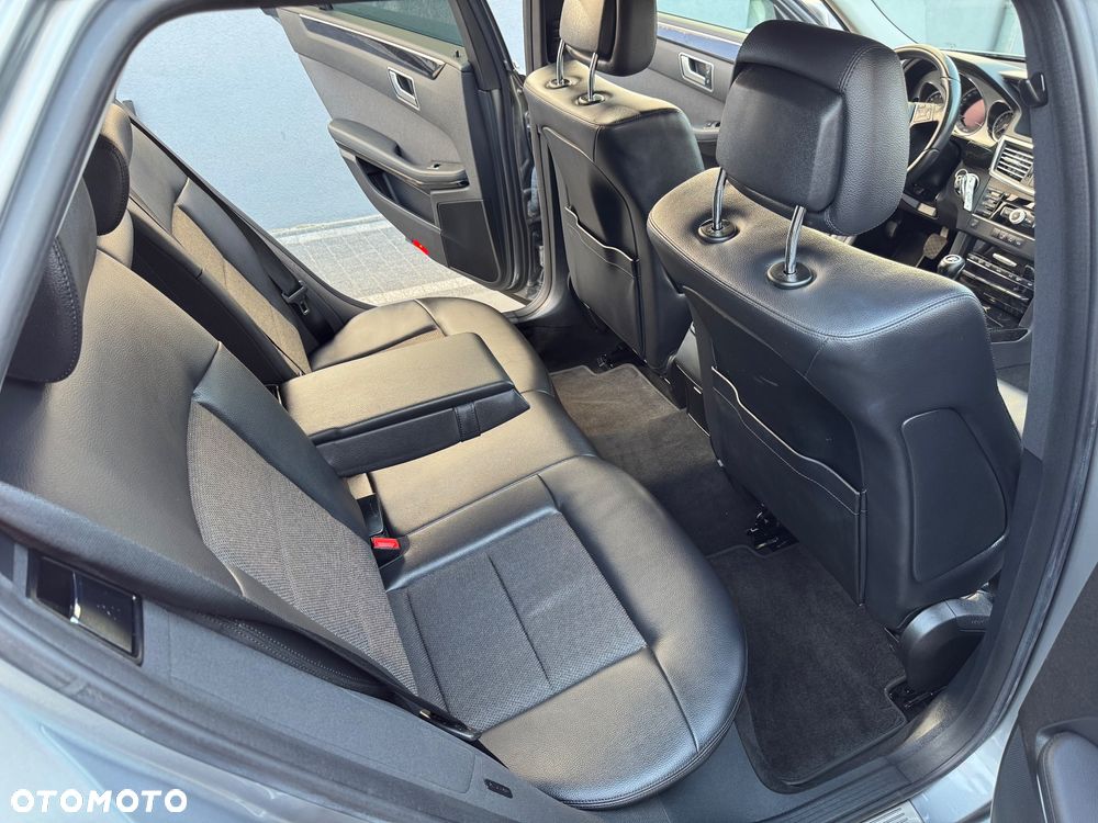 Mercedes-Benz Klasa E 200 CGI BlueEffICIENCY Avantgarde - 37