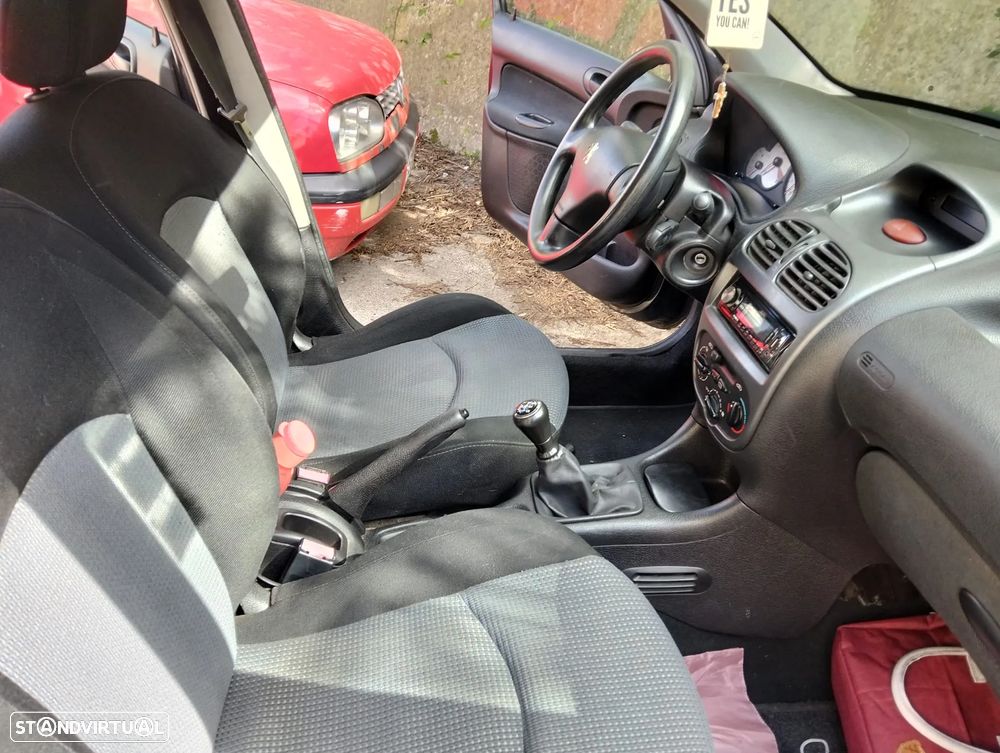 Peugeot 206 - 8