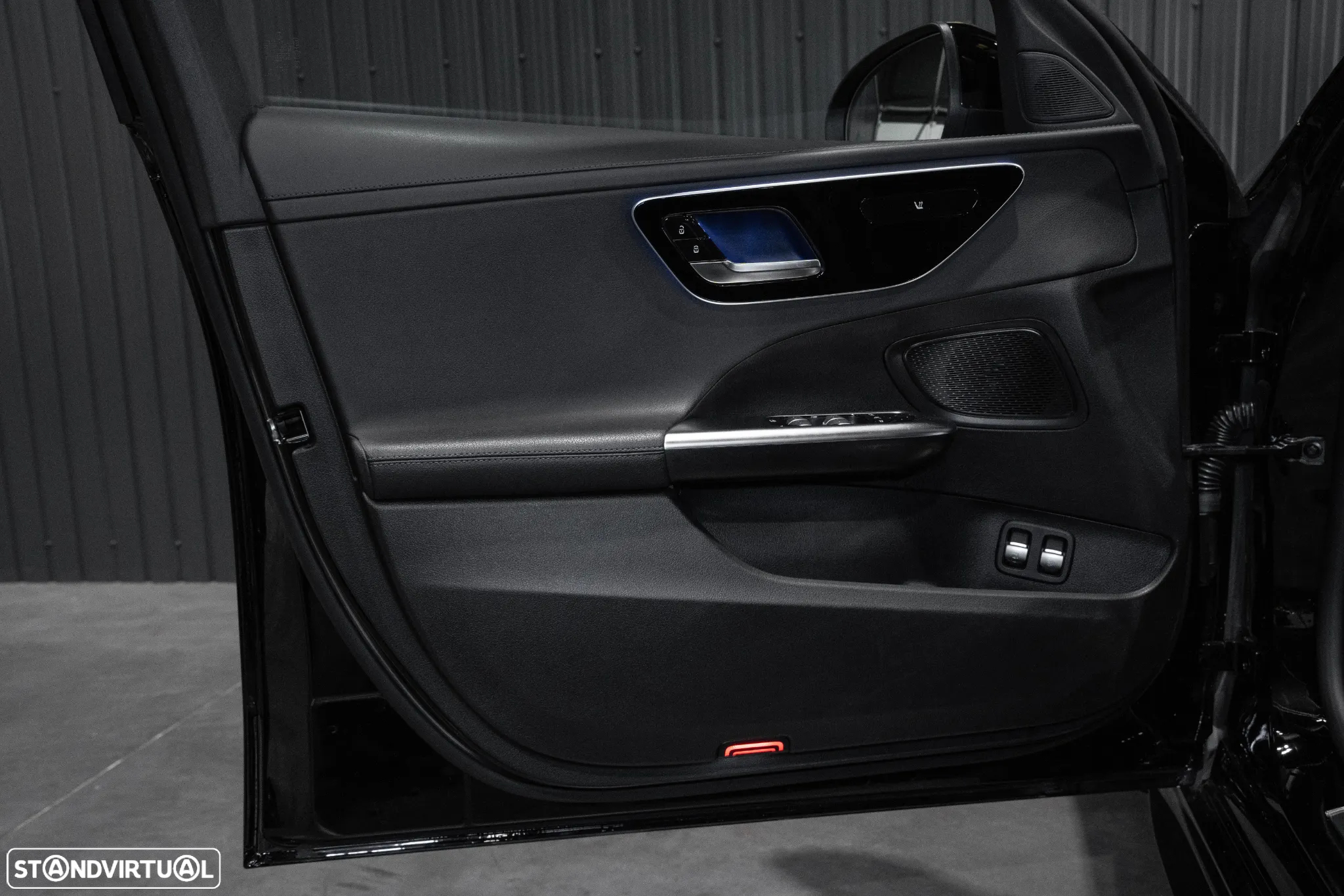 Mercedes-Benz C 300 e AMG Line - 20