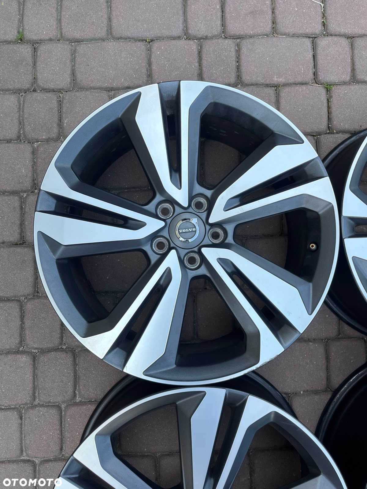 Oryginalne alufelgi Volvo 5x108 19 XC60 XC40 V60 V90 Bicolor R-Design - 8
