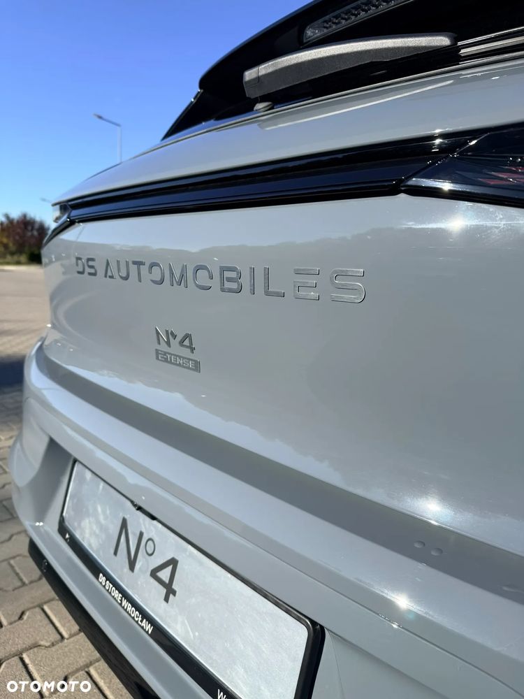 DS Automobiles N°4 E-Tense 58.3kWh Étoile Alcantara - 10