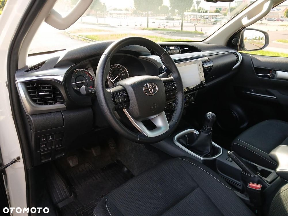 Toyota Hilux 2.8 D-4D Double Cab SR5 4x4 - 21