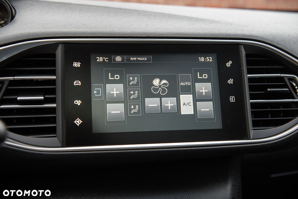 Peugeot 308 1.2 PureTech Allure S&S - 19