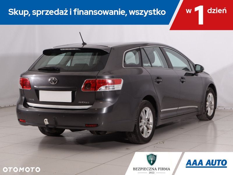 Toyota Avensis - 7
