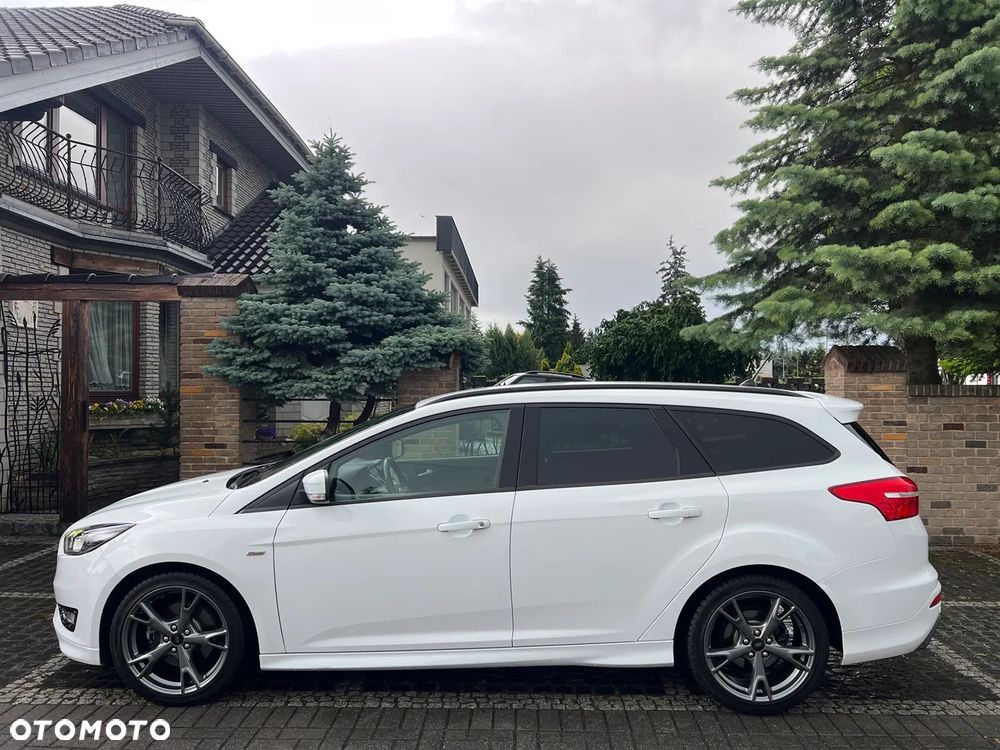 Ford Focus 1.5 EcoBoost ST-Line - 11