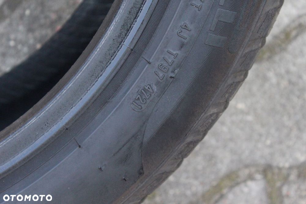 1x 245/45R18 100V XL PIRELLI WINTER SOTTOZERO 3  BMW MO 21r 6mm - 5