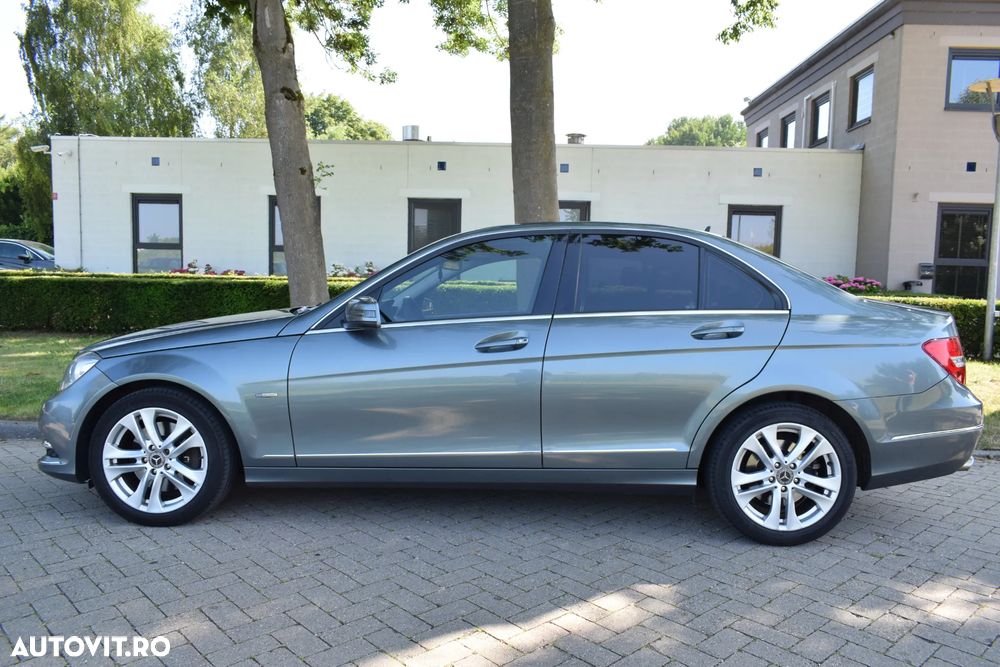 Mercedes-Benz C 350 CDI DPF 4Matic 7G-TRONIC BlueEFFICIENCY Avantgarde - 4