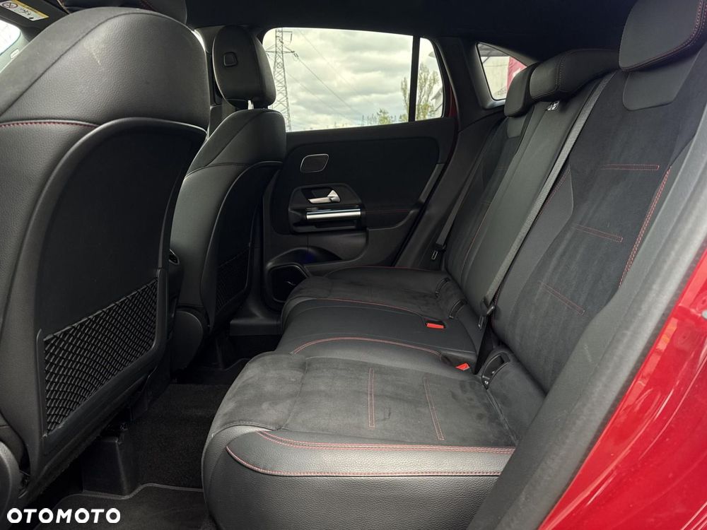 Mercedes-Benz GLA - 18