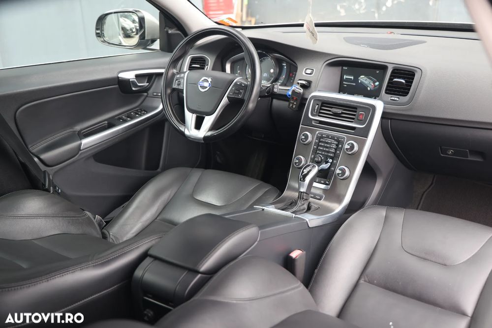 Volvo V60 D6 Plug-In-Hybrid AWD Geartronic Momentum - 18