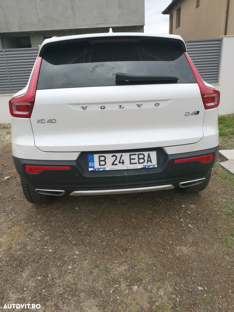 Volvo XC 40 D4 AWD Inscription - 4