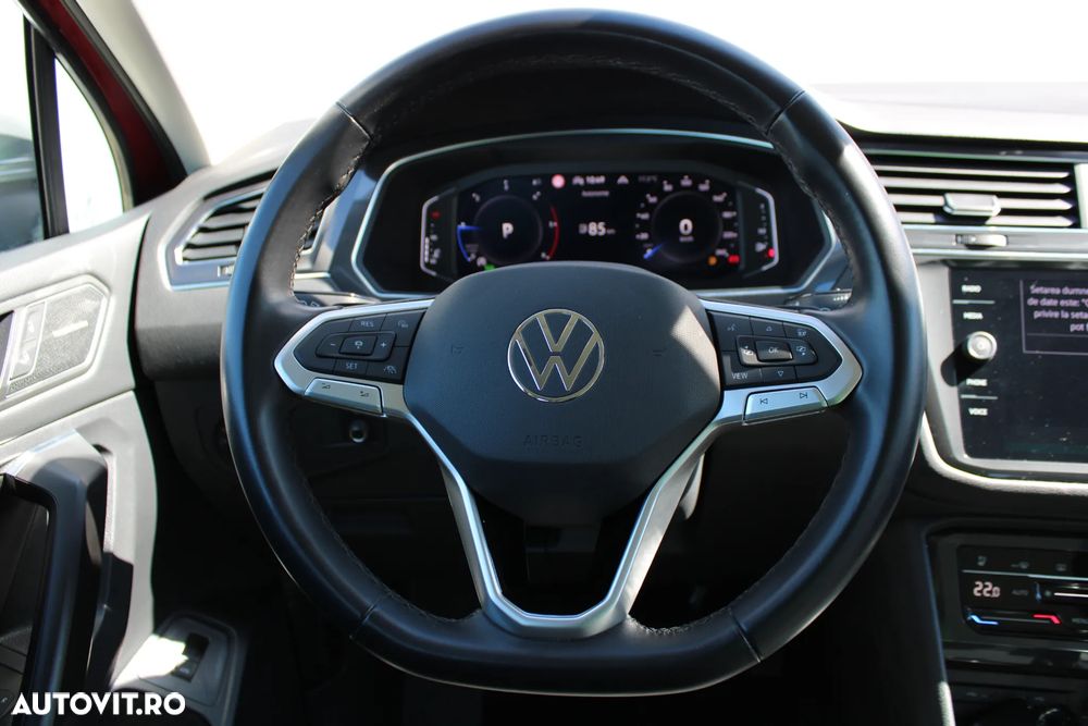 Volkswagen Tiguan - 16