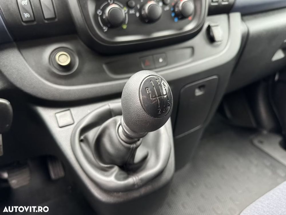 Opel Vivaro Doka 6 Locuri+Duba - 17