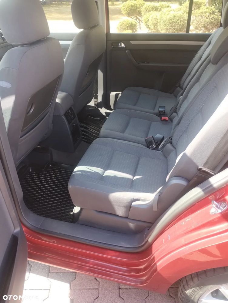 Volkswagen Touran - 9