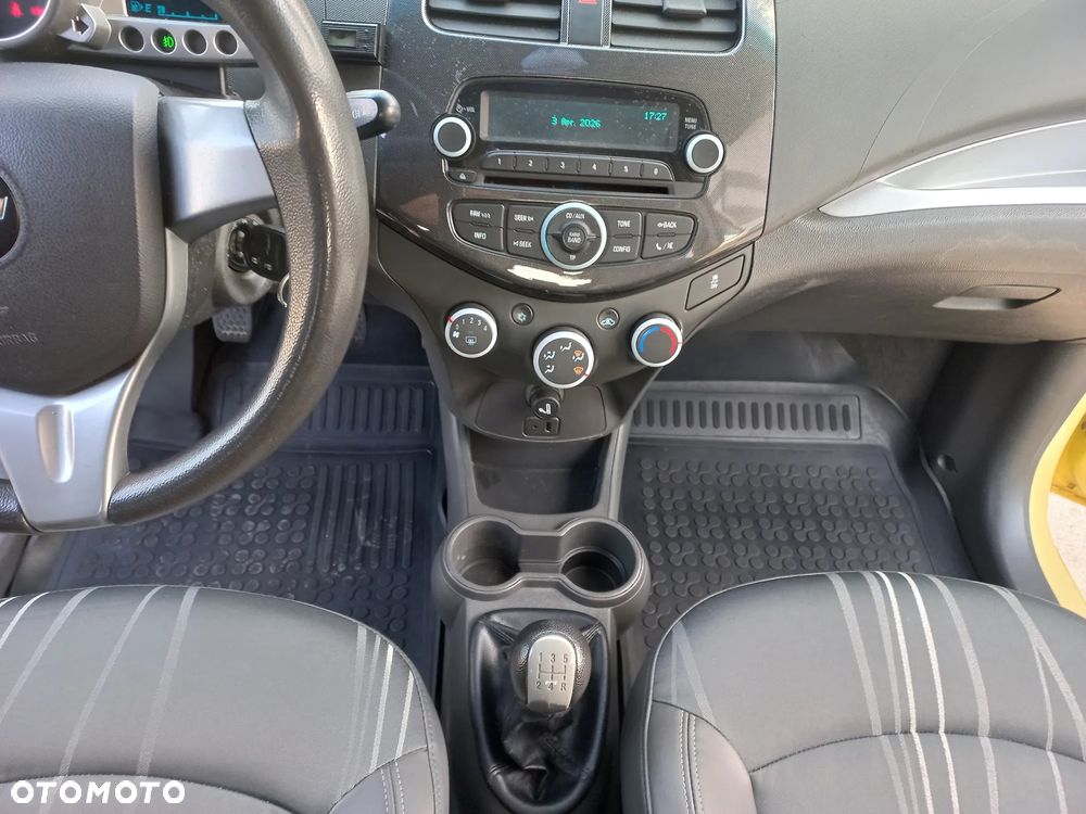 Chevrolet Spark 1.0 - 24