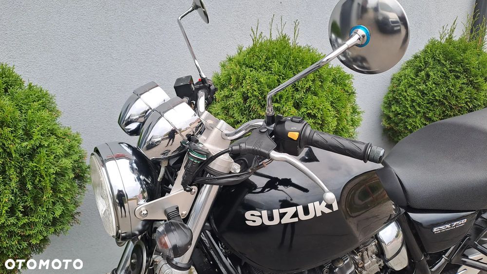 Suzuki GSX - 35