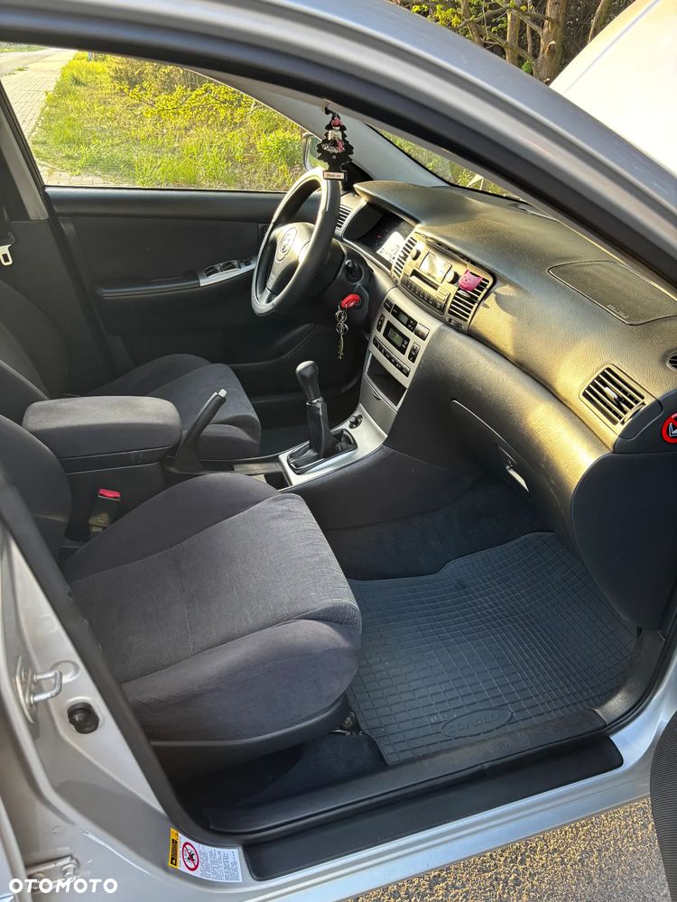 Toyota Corolla 2.0 D-4D Luna - 23