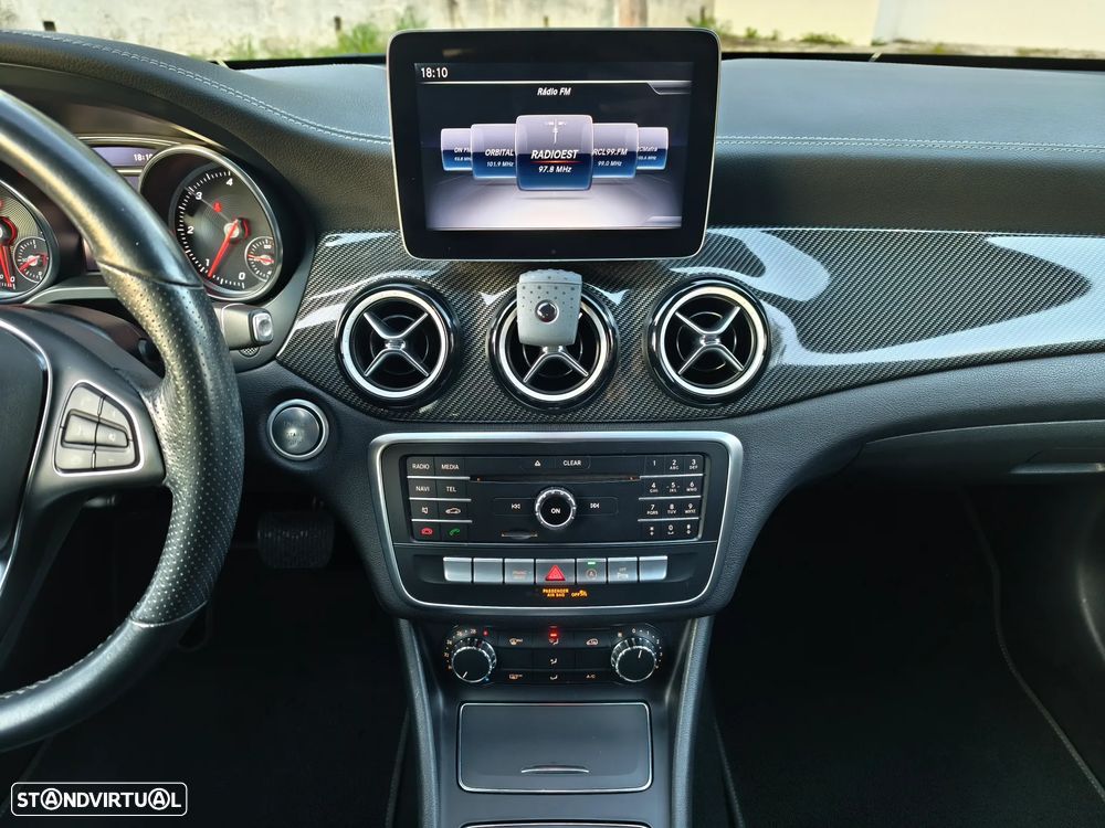 Mercedes-Benz CLA 200 d Shooting Brake AMG Line Aut. - 11