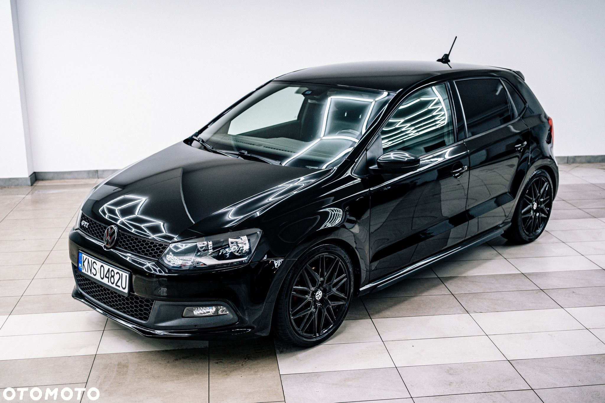 Volkswagen Polo - 1