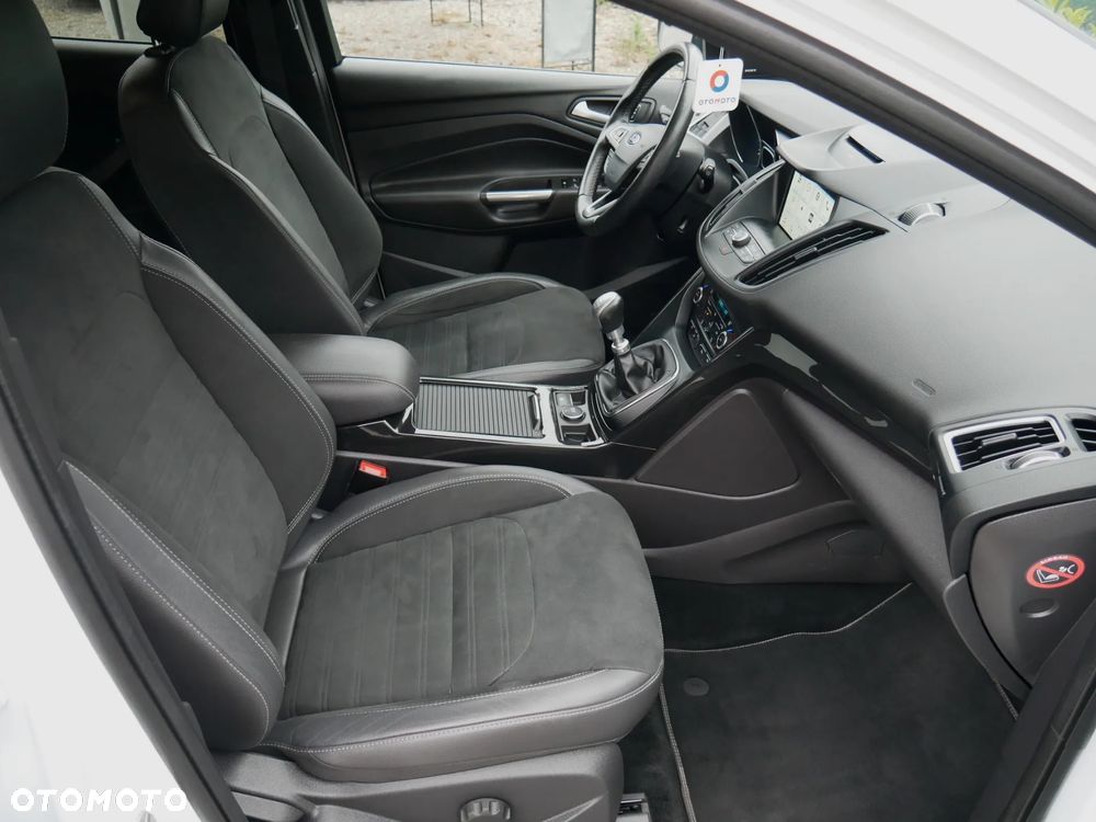 Ford Kuga 2.0 TDCi AWD ST-Line - 22