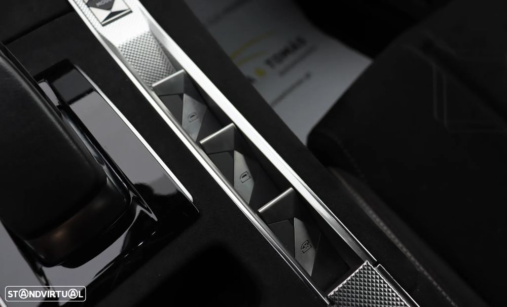 DS DS7 E-Tense Performance Line EAT8 - 31