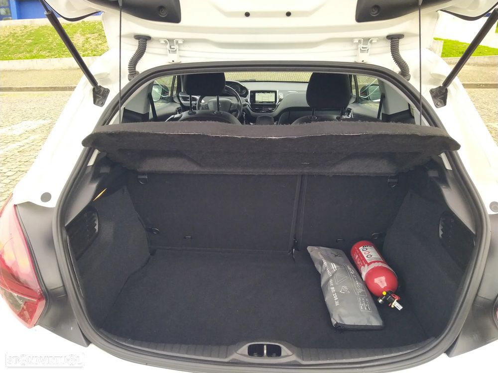 Peugeot 208 1.6 BlueHDi GT Line - 5