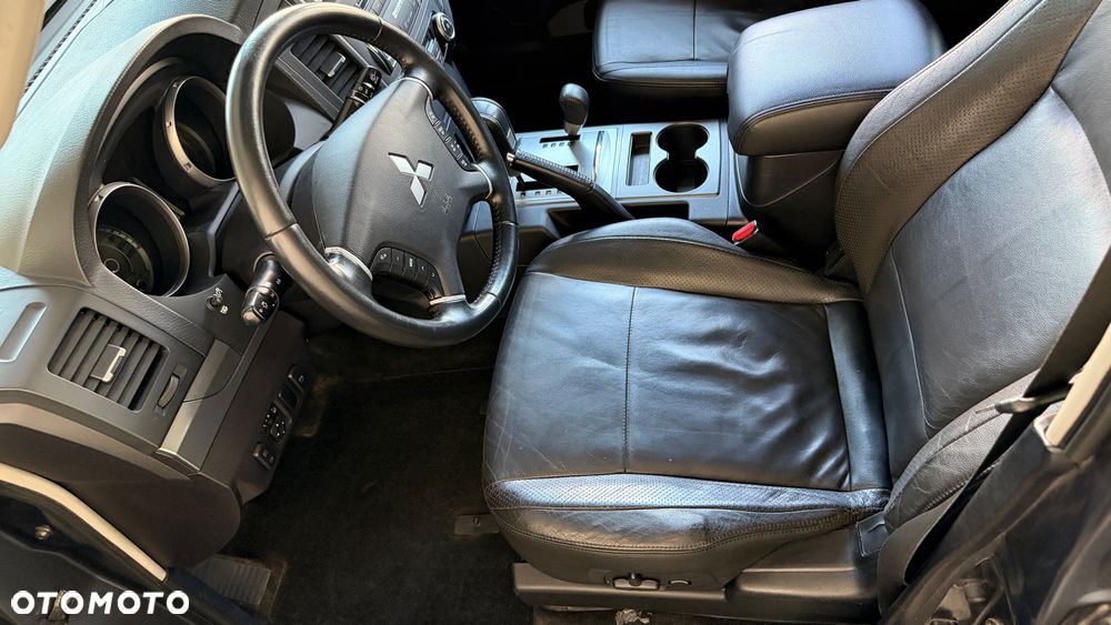 Mitsubishi Pajero 3.8 V6 Instyle - 7