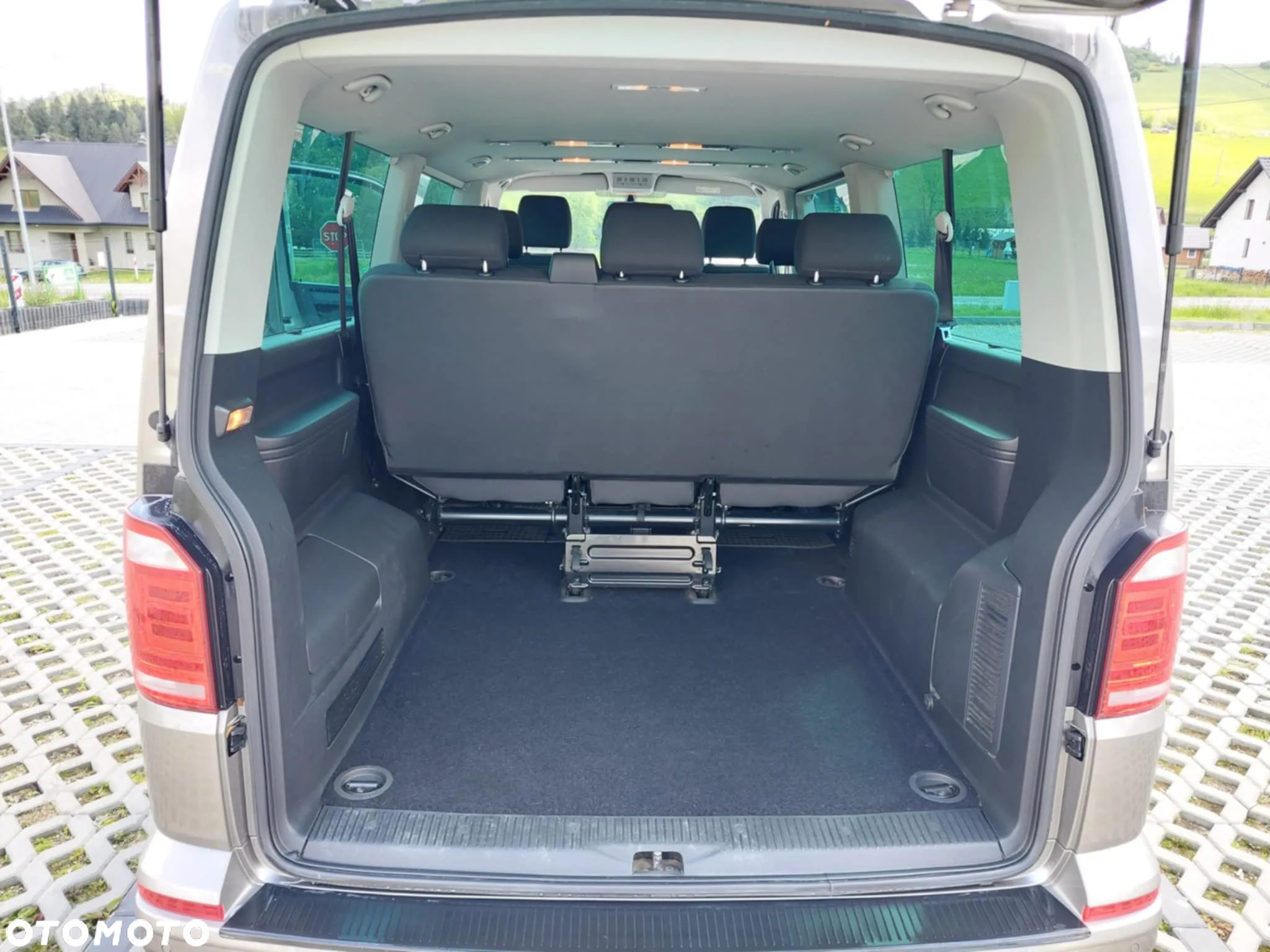 Volkswagen Caravelle 2.0 TDI L2 Comfortline 4Motion - 33
