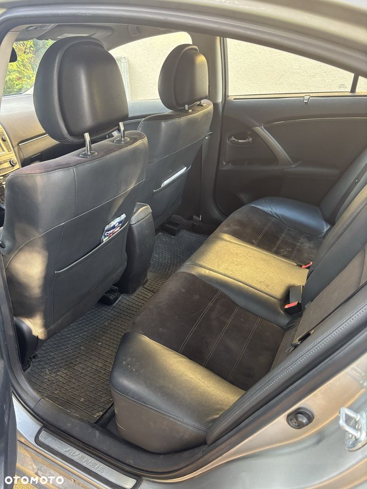 Toyota Avensis - 4