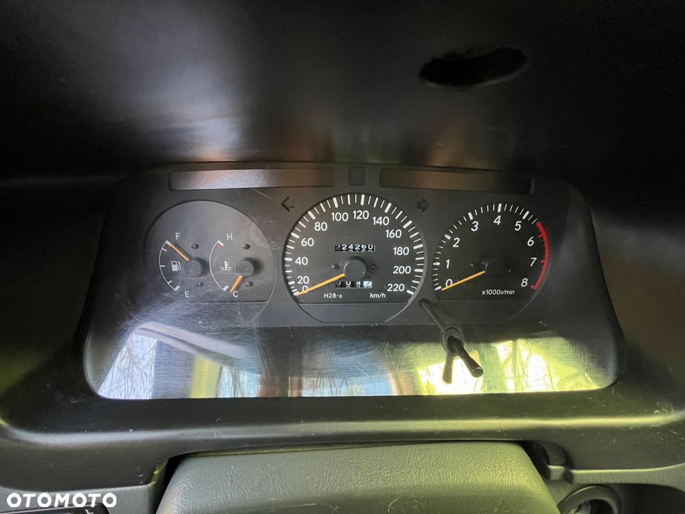 Toyota Hiace - 16