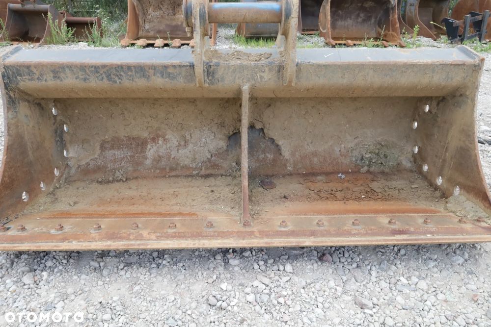 Łyżka skarpowa sztywna JCB fi 80 210 CM - 9