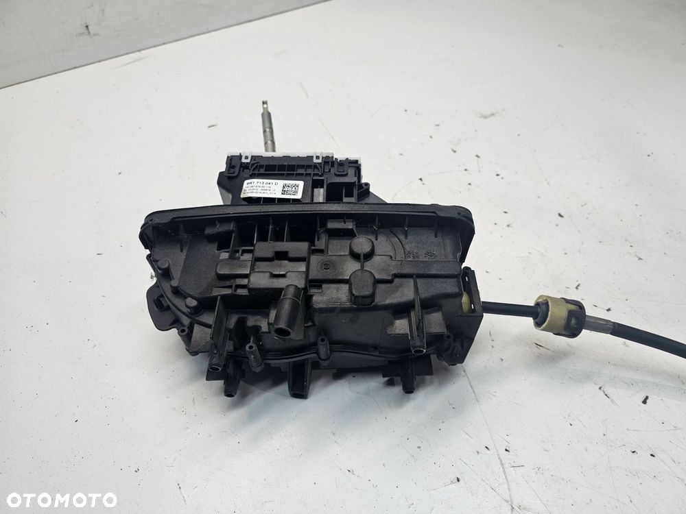 WYBIERAK BIEGÓW LEWAREK AUDI Q5 8R 8R1713041D - 8
