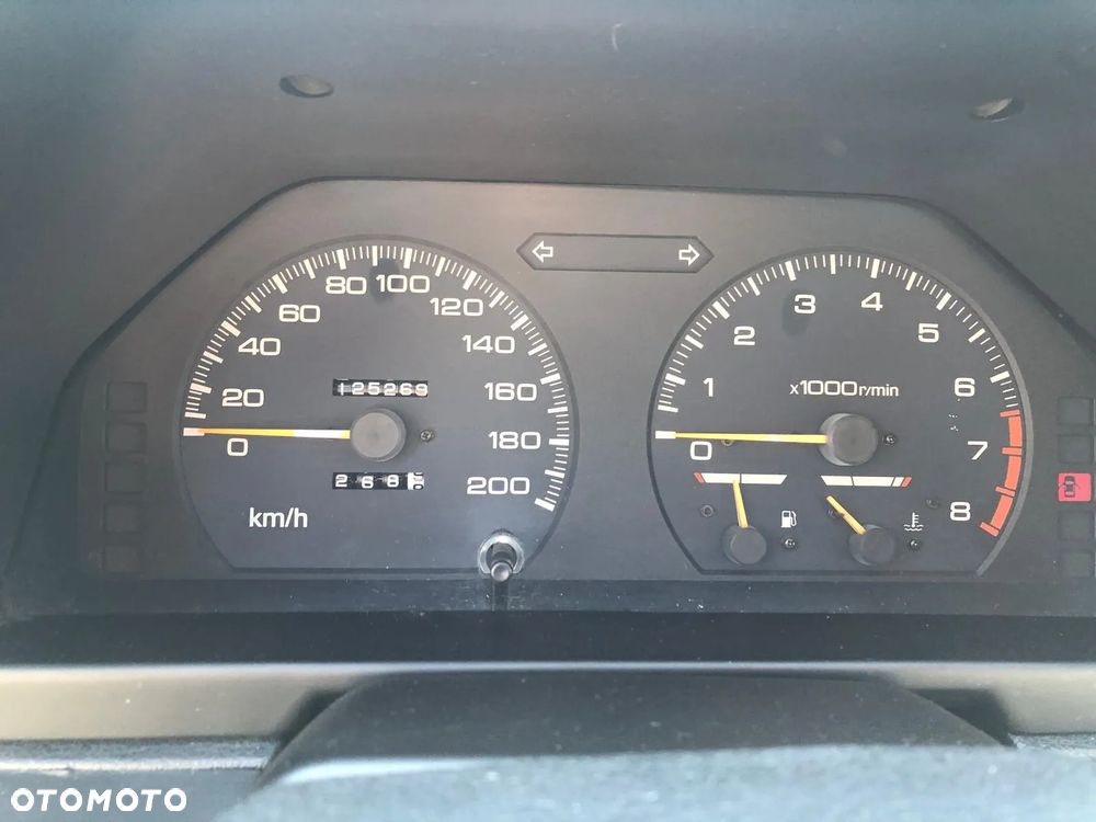 Mitsubishi Lancer 1500 GLXi - 9