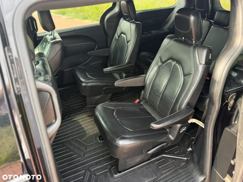 Chrysler Pacifica - 9
