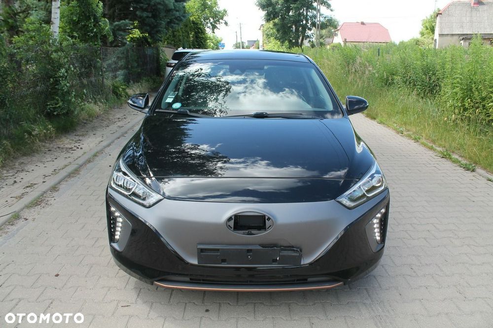 Hyundai IONIQ - 3