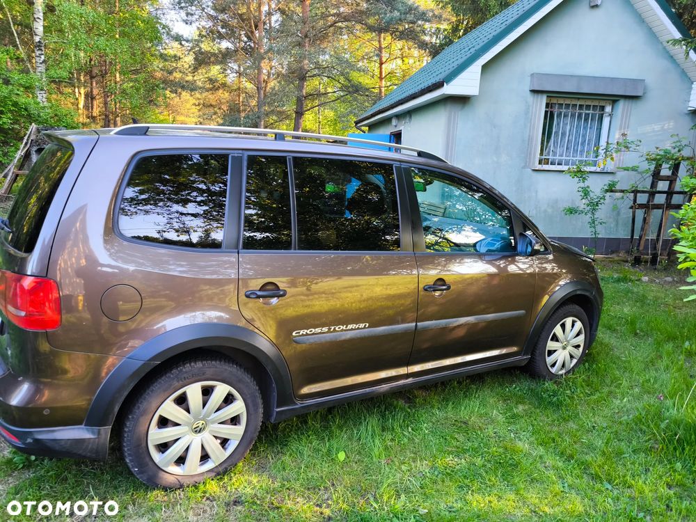 Volkswagen Touran 1.4 TSI Cross - 1