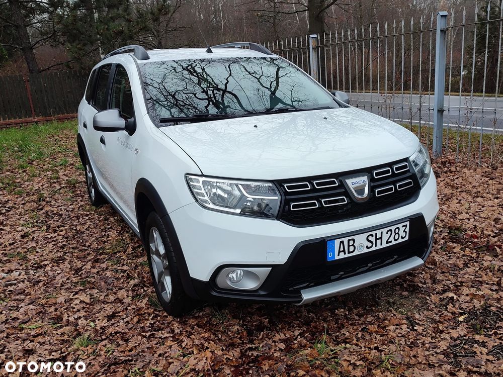 Dacia Logan TCe 90 S&S Stepway Celebration - 7