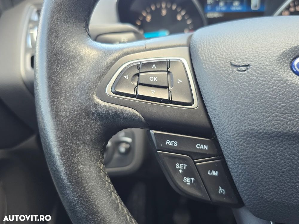 Ford Kuga 1.5 TDCi 2WD Titanium - 12