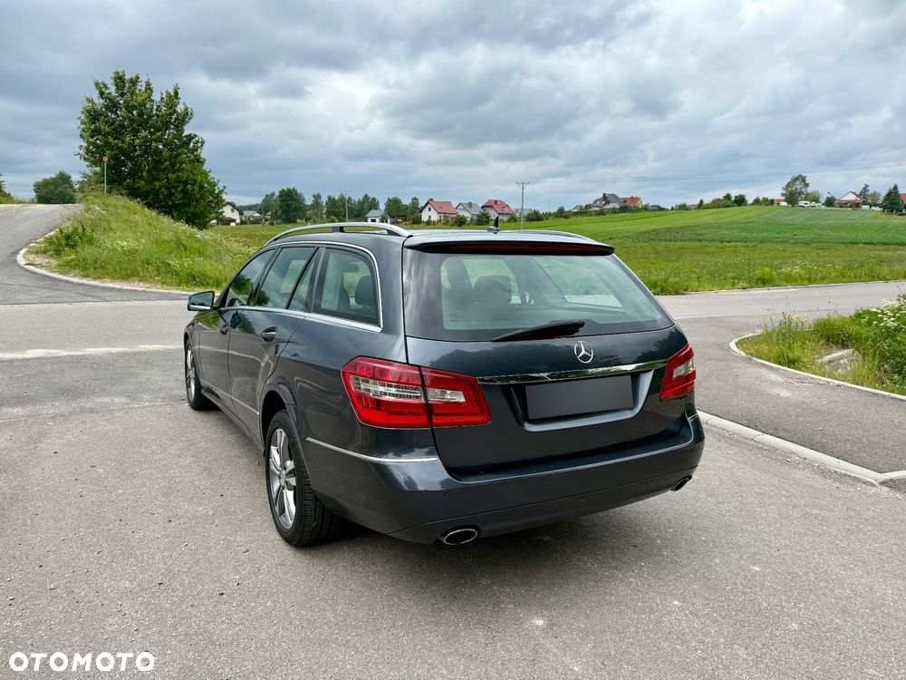 Mercedes-Benz Klasa E 350 T CDI DPF BlueEFFICIENCY 7G-TRONIC Avantgarde - 4