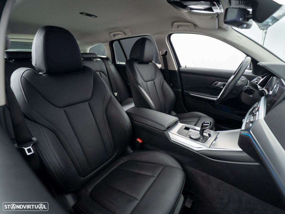 BMW 330 e Line Luxury Auto - 39