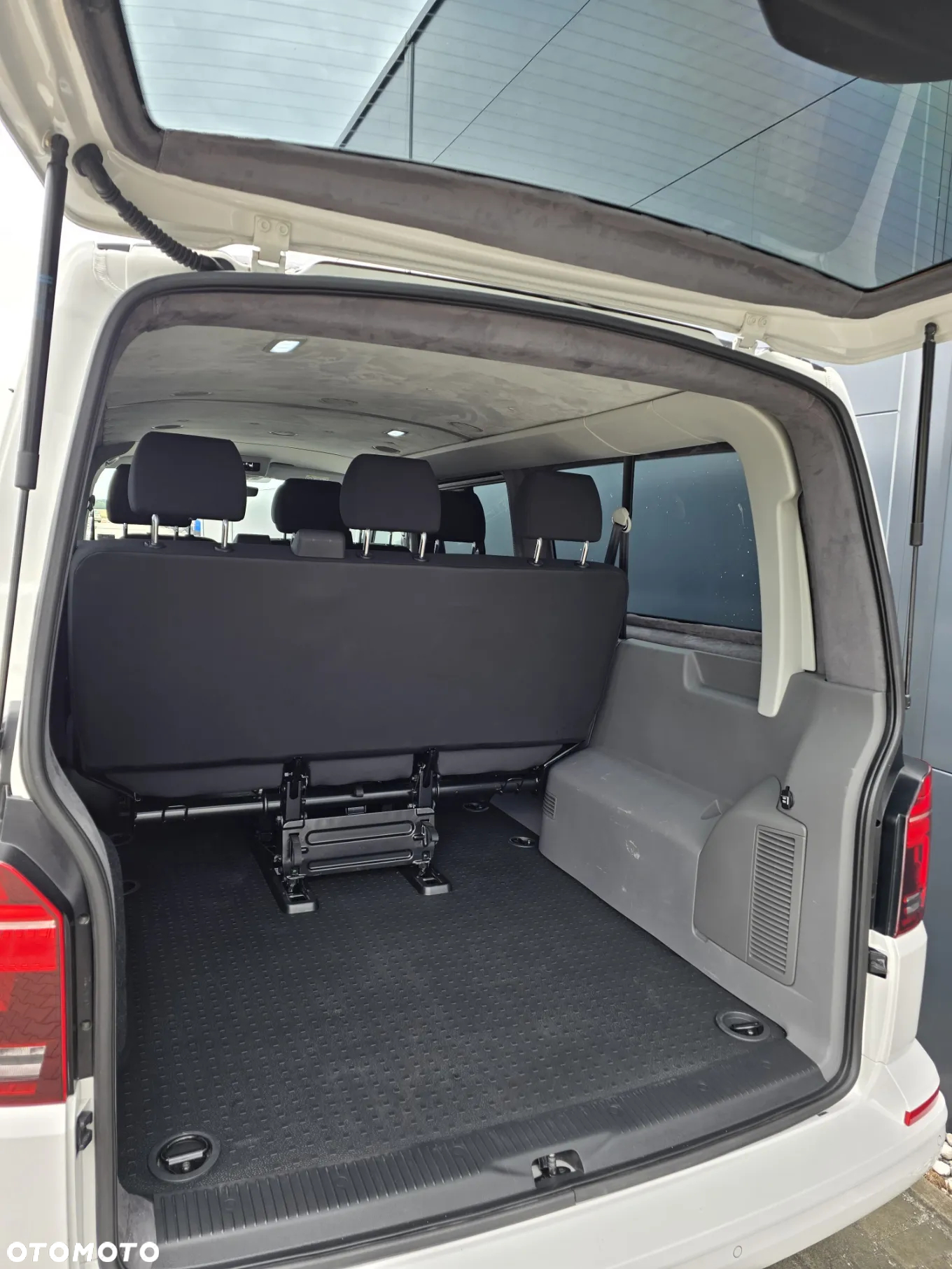 Volkswagen Transporter Kombi T6.1 TDI L2H1 DSG - 23