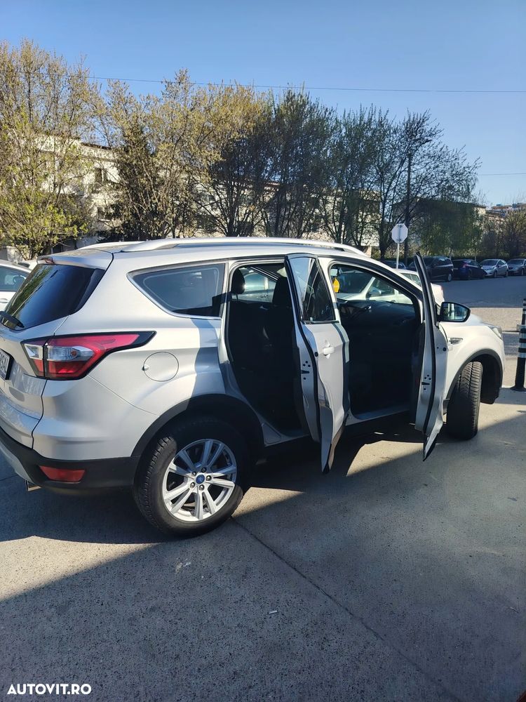 Ford Kuga 2.0 TDCi 2WD Vignale - 3
