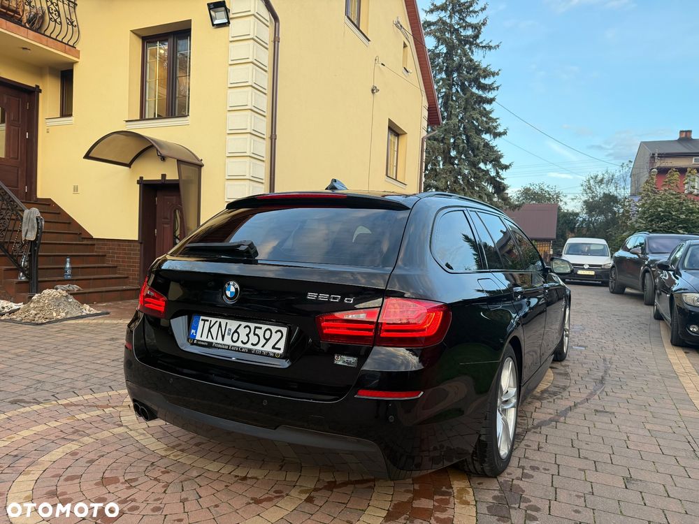 BMW Seria 5 520d Touring M Sport Edition - 11