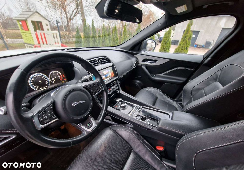 Jaguar F-Pace - 18